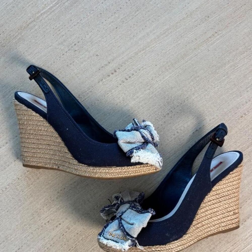 Prada Women's Navy and Black Courts
